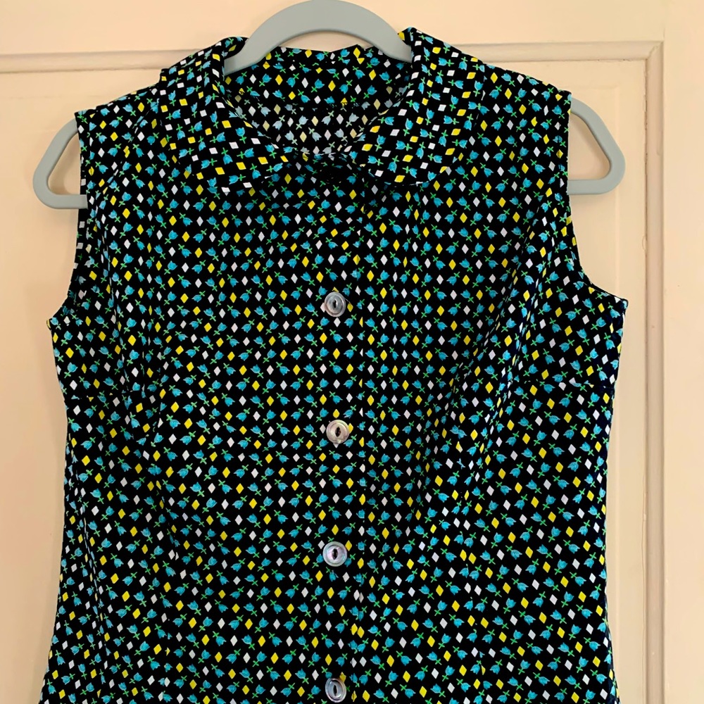 Great Summer Vintage 60’s Sleeveless women’s shirt flower print